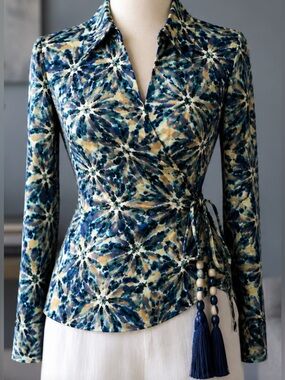 Bailey 44 Wrap Top Satin Feel Abstract Print Tassel Tie Medium